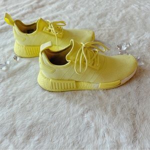ADIDAS SWIFT RUN - Yellow - Size 8